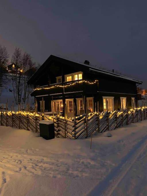 Ferienhaus für 10 Personen, mit Balkon und Terrasse sowie Sauna und Ausblick in Oppdal