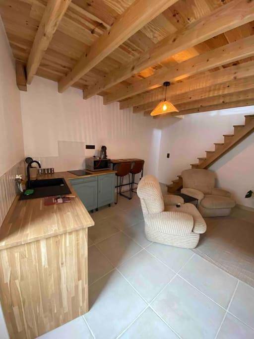 Gîte pour 2 personnes, avec Terrasse dans Ébreuil - 3