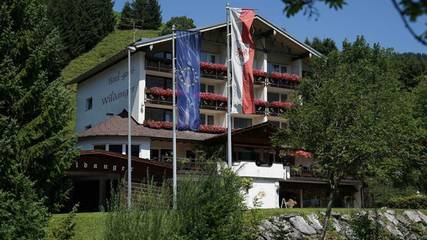 Ferienwohnung für 3 Personen, mit Terrasse und Garten sowie Ausblick in Zöblen