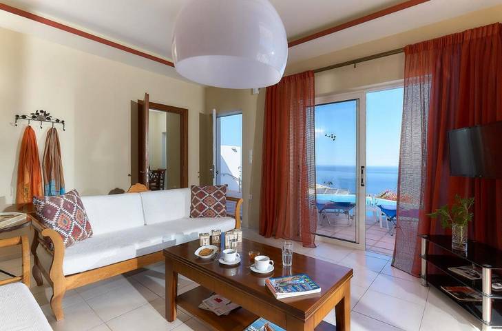 Appart’hôtel pour 5 personnes, avec piscine ainsi que jardin et vue, adapté aux familles