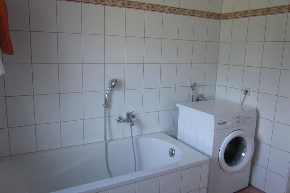 Ganze Wohnung, Ferienwohnung Maria - 4-Bett-Ferienwohnung Du.oder Bad/Wc, 2 Schlafräume in Wimbach, Osteifel