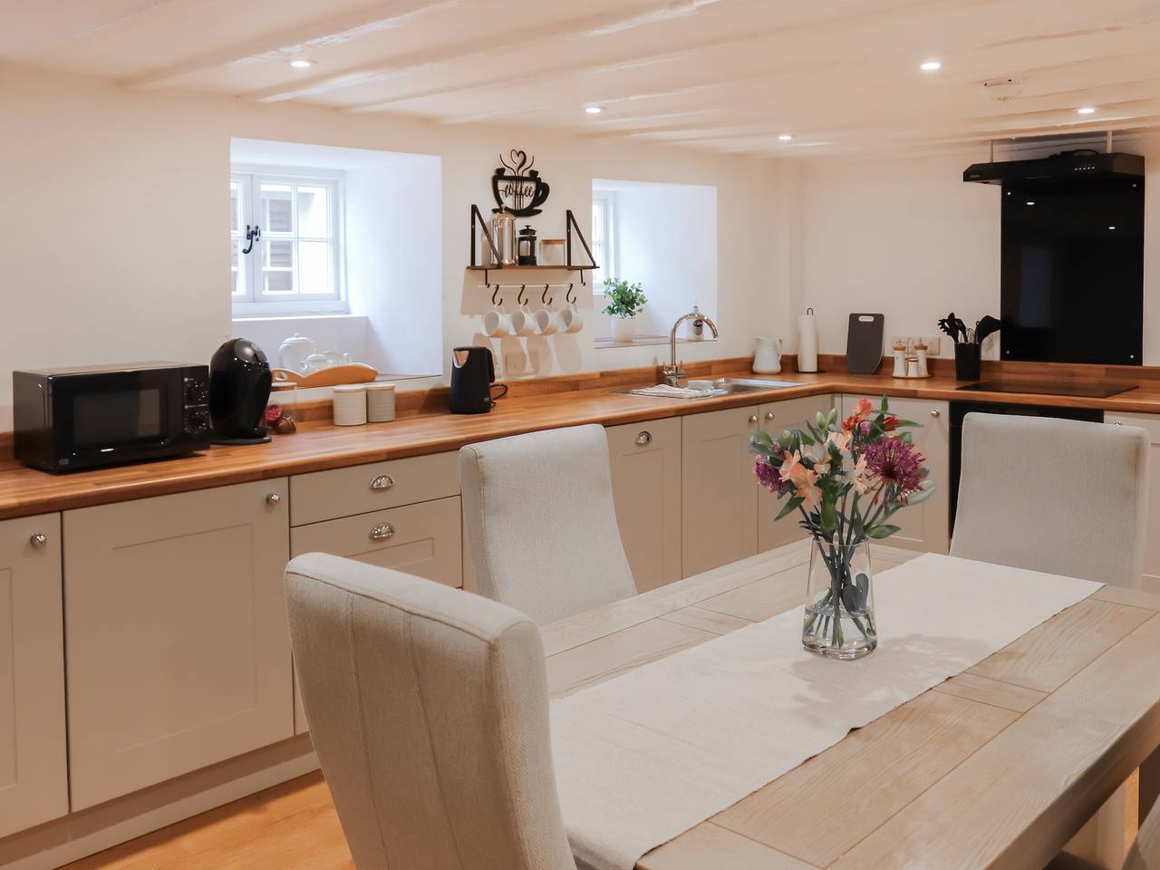 Ty Llewelyn in Conwy, Conwy region