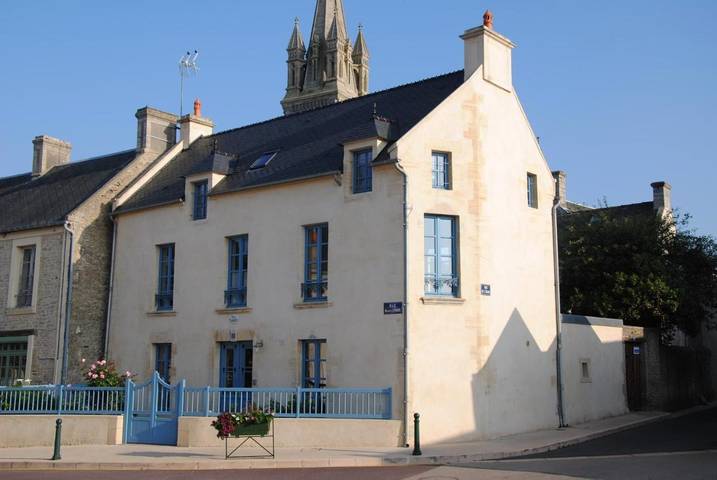 Location de vacances pour 10 personnes, avec jardin et vue à Arromanches-les-Bains - 2