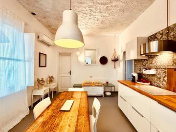 Gîte pour 2 personnes, avec jardin et vue dans Stromboli