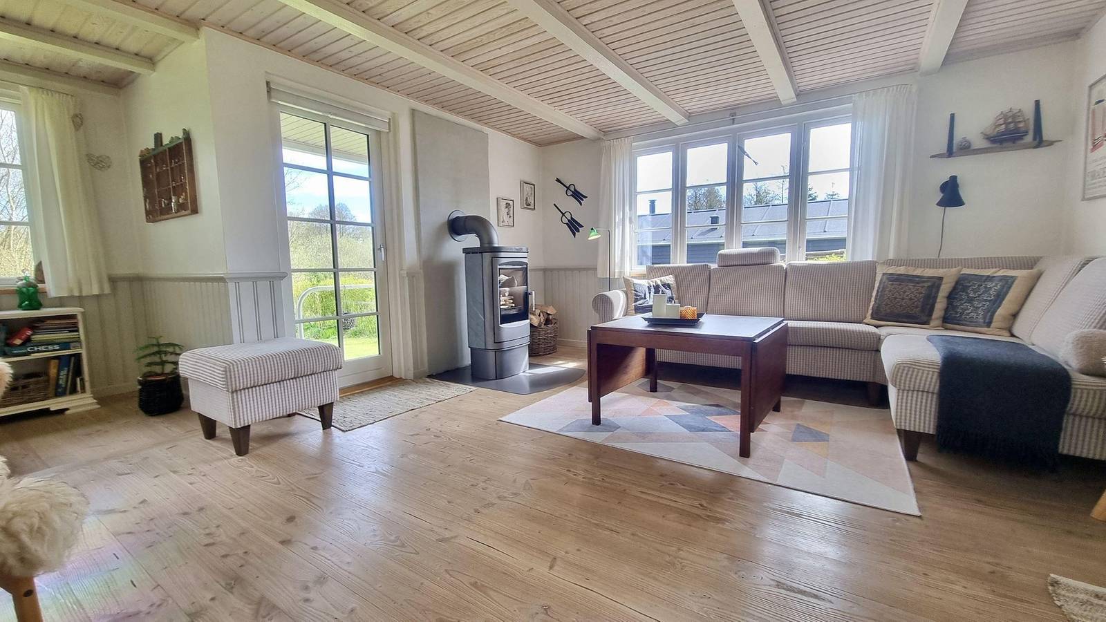 Ferienhaus am Wald mit Kamin und zwei Terrassen in Kelstrup Strand, Little Belt