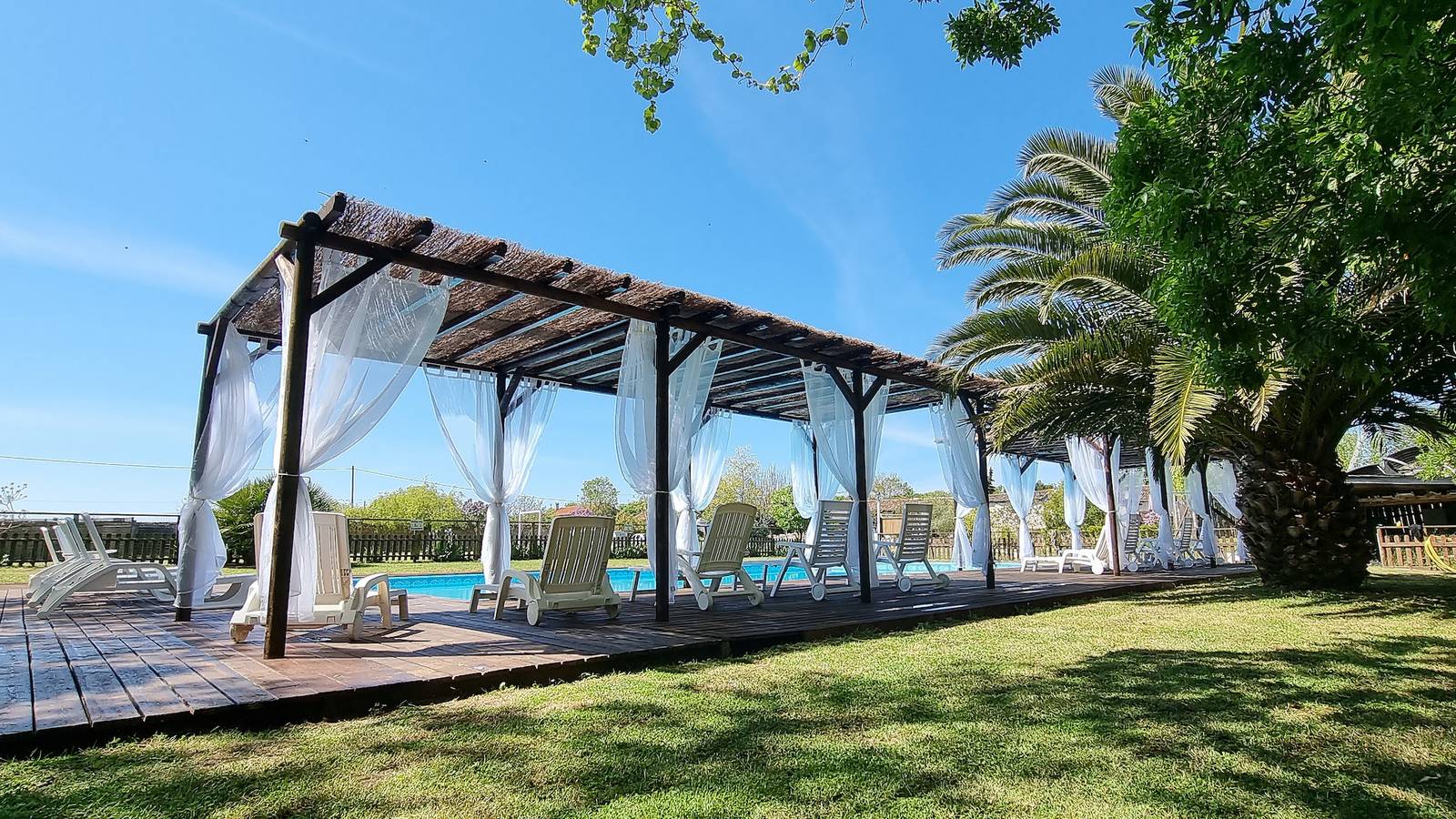 Gîte pour 4 personnes avec piscine in Saint-Just-Luzac, Côte de Beauté