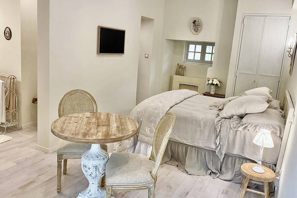 Appartement entier, Studio chic et cosy dans un hameau du Périgord noir, proche Hautefort/Montignac in Saint-Rabier, Périgord Noir