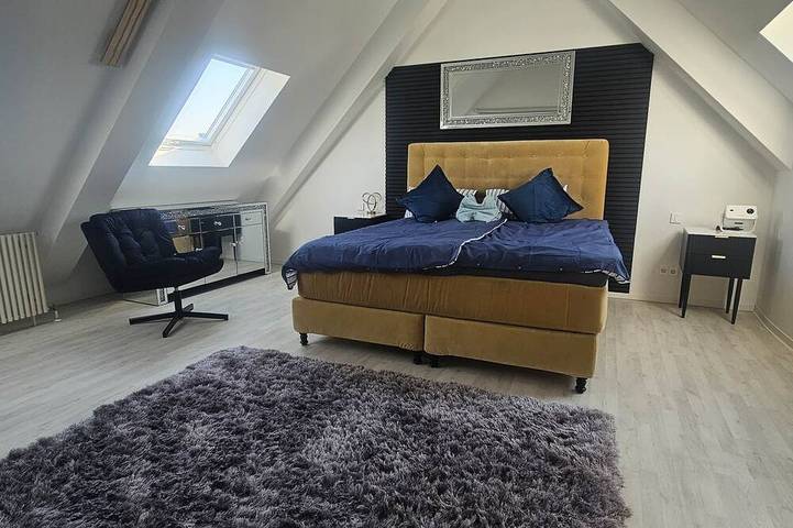Apartamento entero, Above the rooftops of Leipzig — Rooftop terrace, downtown in Leipzig Mitte, Leipzig