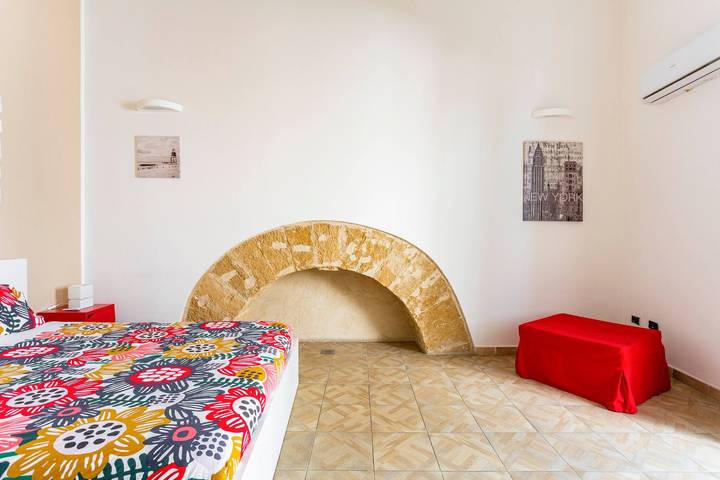 Entire apartment, La Casa Sul Mercato Antico in Palermo, Palermo Province