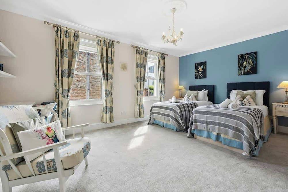 Chic Home w/ Garden & Free On-Street Parking in Winchester, South Downs
