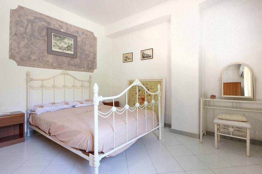 Entire apartment, 2 bedroom stunning apartment in Agropoli in Cilento