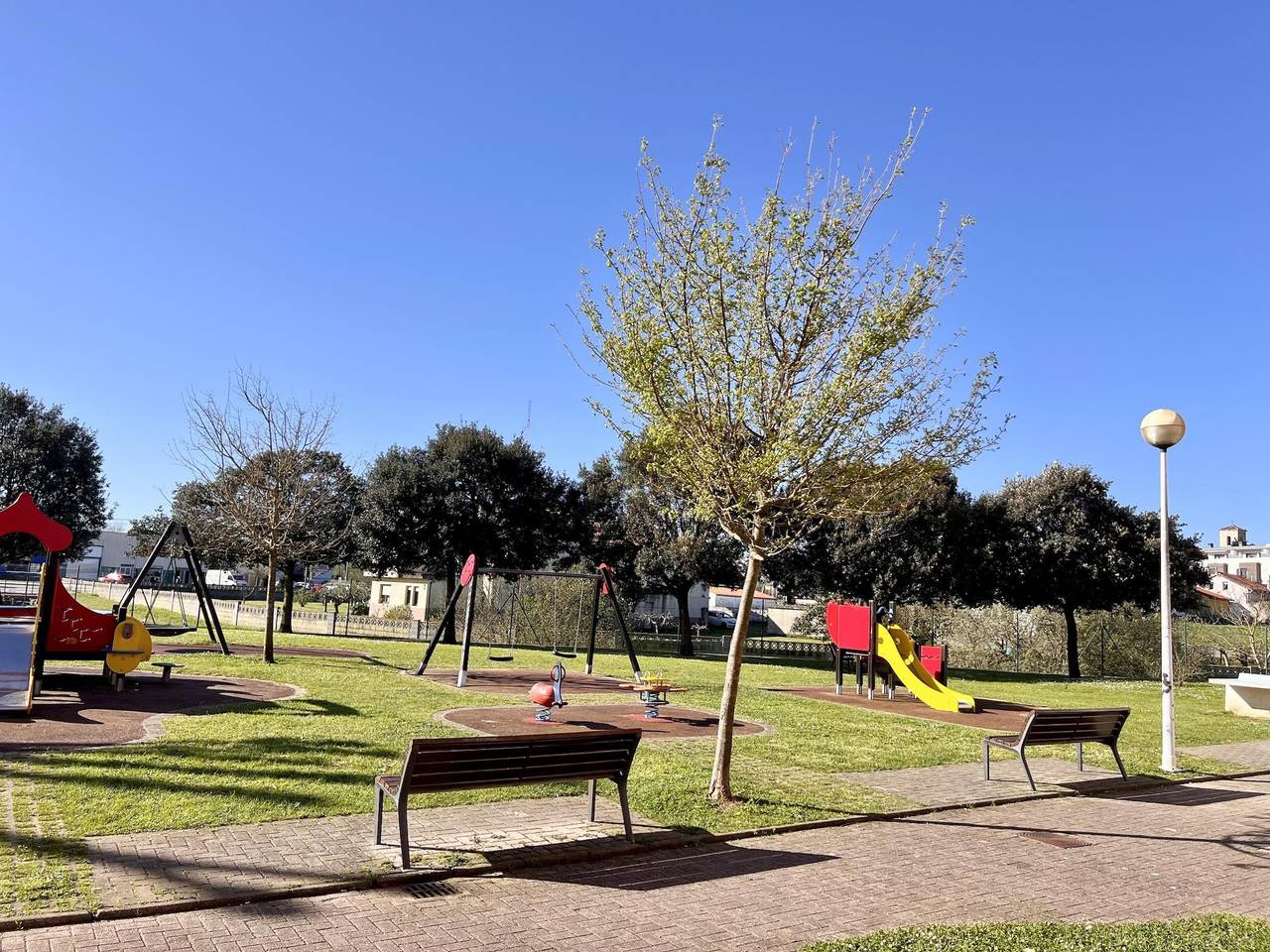 Appartement de vacances entier, Penthouse confortable avec piscine à quelques pas des plages in Santa Cruz de Bezana, Côte Cantabrienne