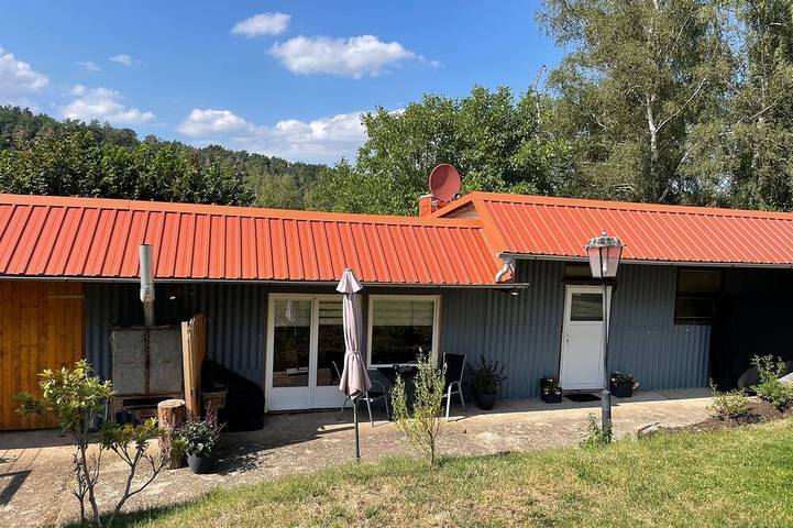 Ferienwohnung für 6 Personen, mit Whirlpool und Terrasse sowie Garten und Pool
