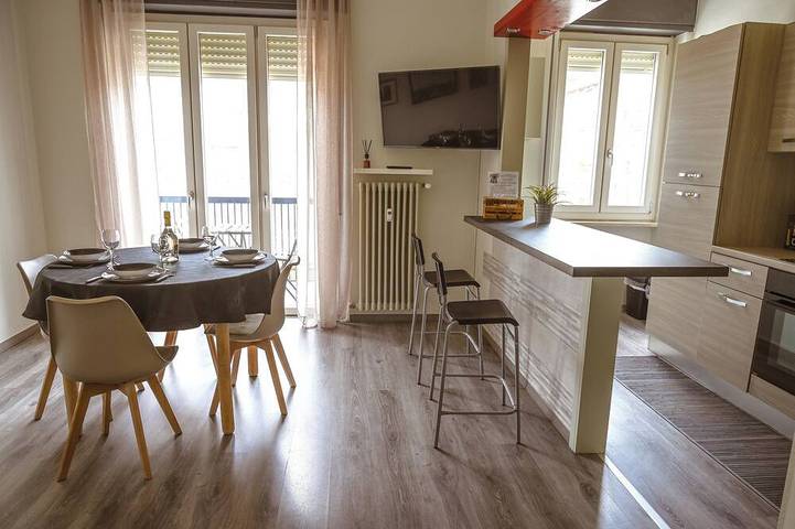 Appartamento intero, Appartamento molto accogliente al 3 piano(con ascensore) a Cuneo centro in Cuneo, Provincia di Cuneo