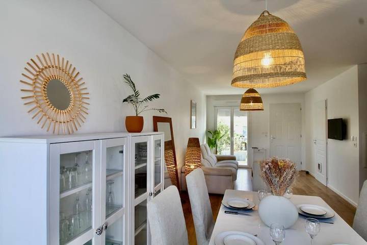 Villa pour 6 personnes, avec Terrasse ainsi que Jardin et Piscine