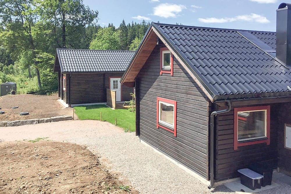 Amazing home in Dalsjöfors with sauna in Borås, Västergötland
