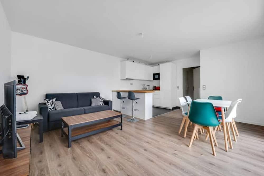 Entire apartment, Élégance en Banlieue Parisienne in Noisy-le-Sec, Seine-Saint-Denis