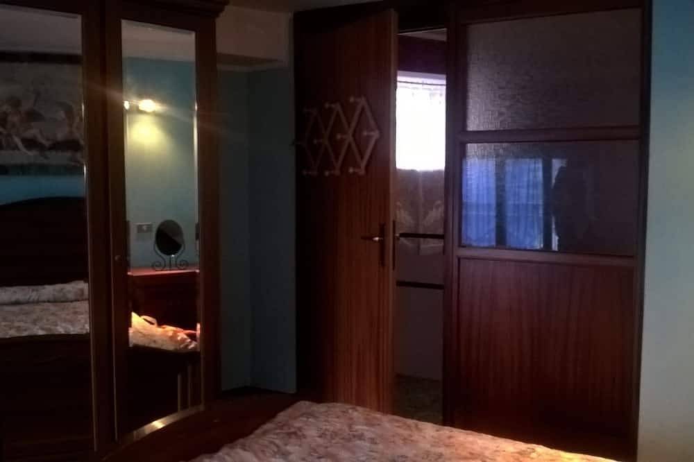 Ganze Wohnung, Bade Haus 5 Minuten von Bellagio und 200 m vom See entfernt, in einem alten Dorf am See in Oliveto Lario, Comer See