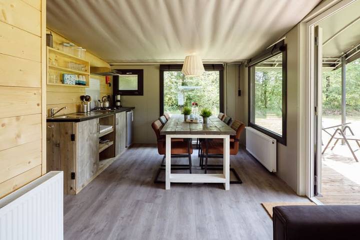 Camping für 6 Personen, mit Balkon/Terrasse und Terrasse in Friesland - 2