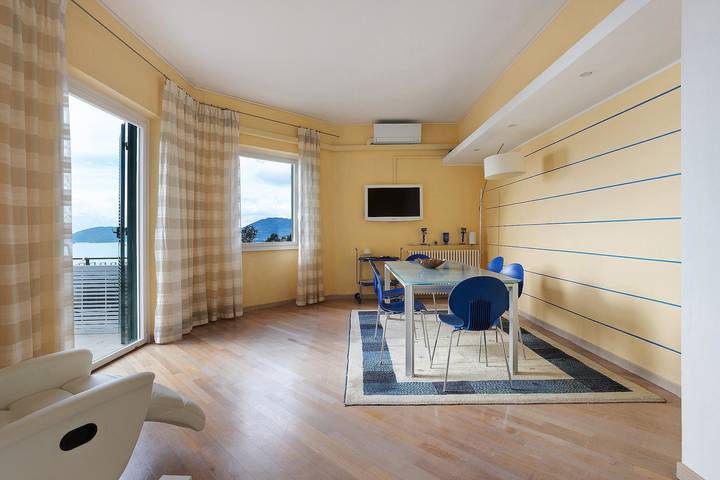 Appartamento intero, Appartamento 'Alveare sul blue' a Lerici, ideale per 3 persone in Beach Baia Blu (Lerici), Comune di Lerici