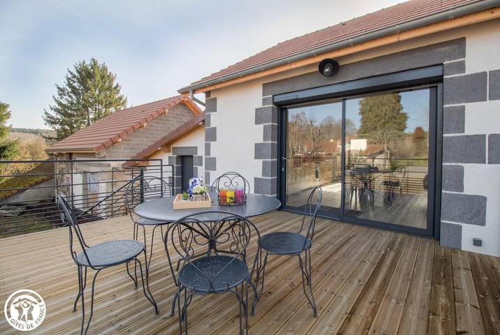 Gîte pour 4 personnes, avec jardin à Saint-Ours - 2