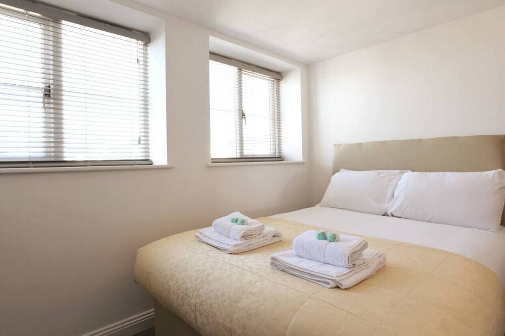 Ganze Wohnung, 2 Bedroom Beach Front Apartment with Terrace! in Southsea, Portsmouth