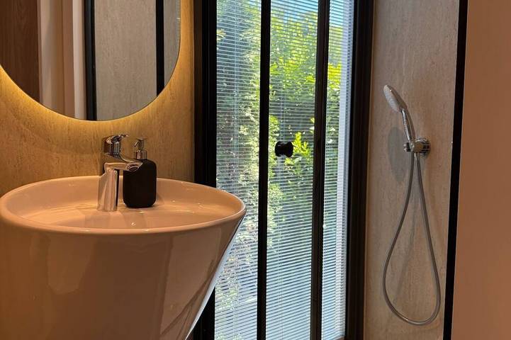 Tinyhouse Oase mit privater Sauna am Fluss im Schwarzwald in Höfen an der Enz, Nordschwarzwald