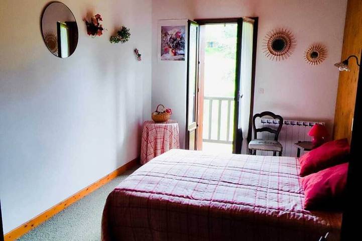 Country house in Livradois Forez in Saint-Victor-Montvianeix, Livradois-Forez Regional Nature Park