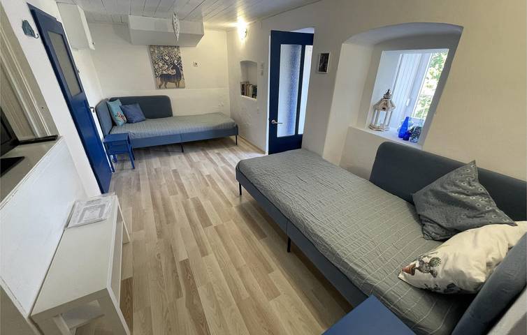 Charmant appartement d'une chambre à Dobrinj avec Wi-Fi et parking in Dobrinj, Krk