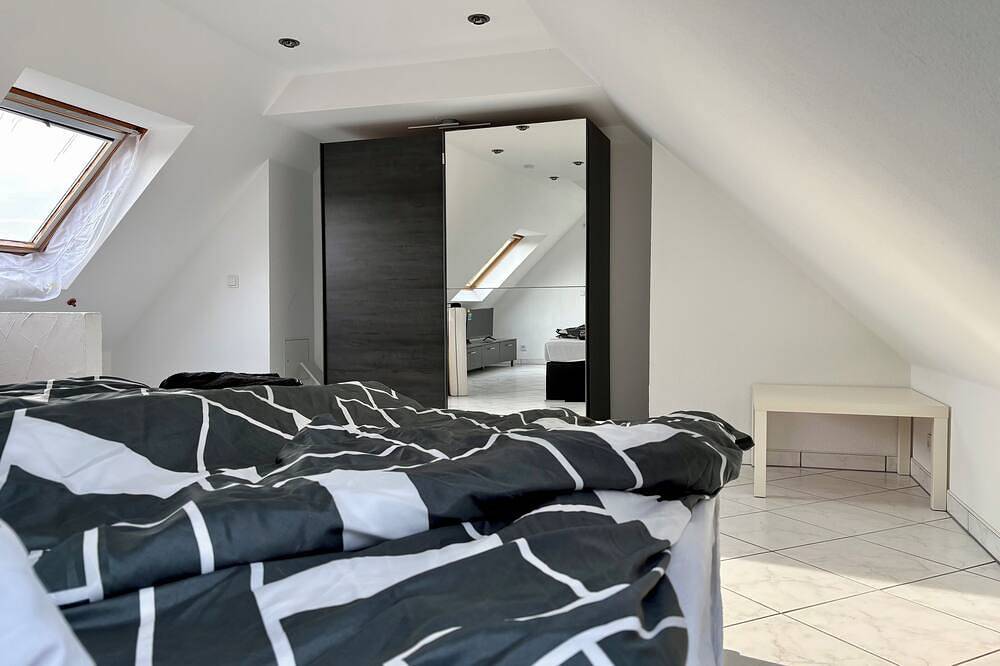 Ganze Wohnung, Modernes Apartment auf 2 Etagen, 2 Schlafzimmer in Bergkamen, Ruhrgebiet