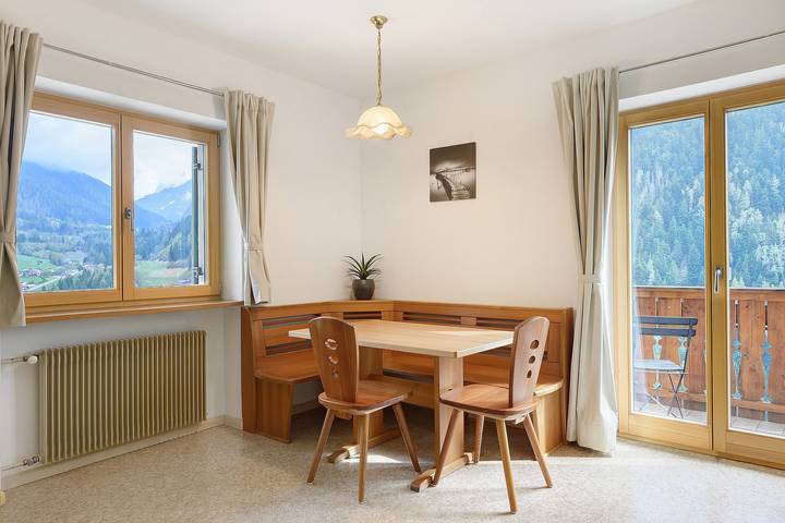 Ferienwohnung für 4 Personen, mit Balkon im Grödnertal