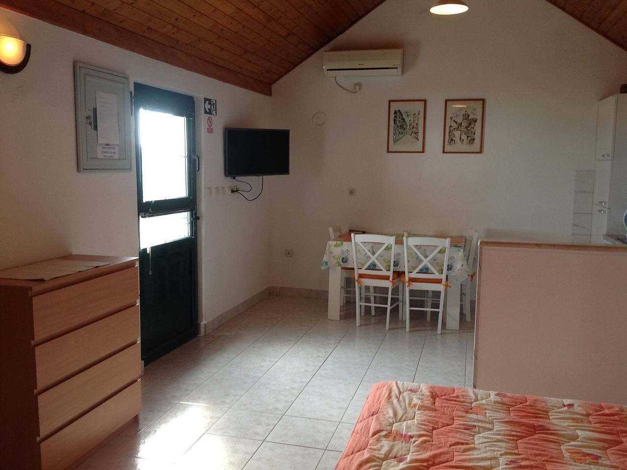 Holiday Home Oliva - Holiday House with Terrace and Sea View in Bol, Brac