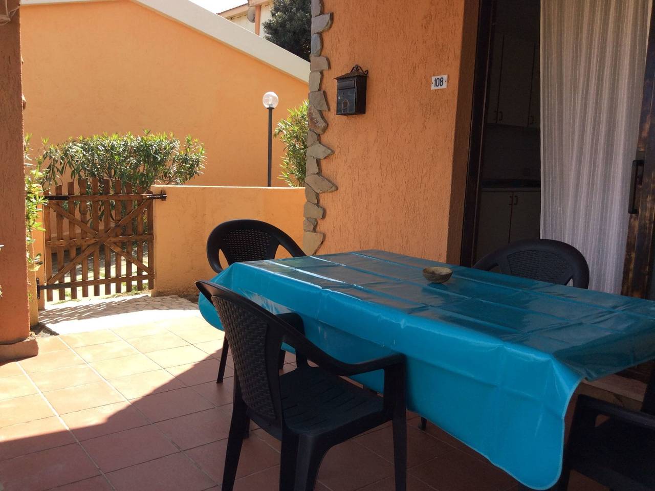 Gemütliches Ferienhaus mit Kamin in Porto Tramat in Porto Tramatzu, Villaputzu