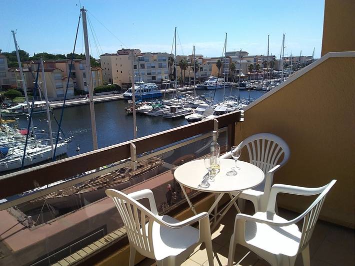 Gîte pour 2 personnes, avec terrasse et piscine, animaux acceptés dans Office De Tourisme De Gruissan