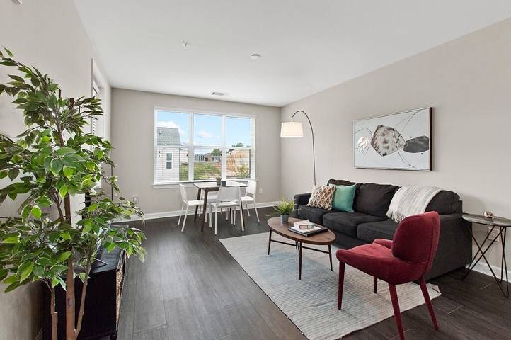 Apartment for 4 people, with pool and balcony in Charlotte
