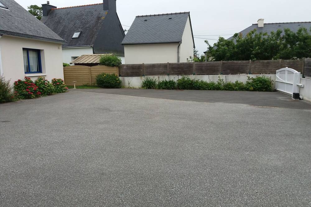 Appartement entier, Appartement de plain pied  2 personnes , mitoyen aux propriétaires, 300 m  mer in Loctudy, Côte de Cornouaille