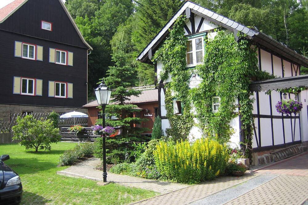 Ferienhaus Hirschgrund -Übernachtung im alten Fachwerkhaus in Wernigerode, Harzvorland