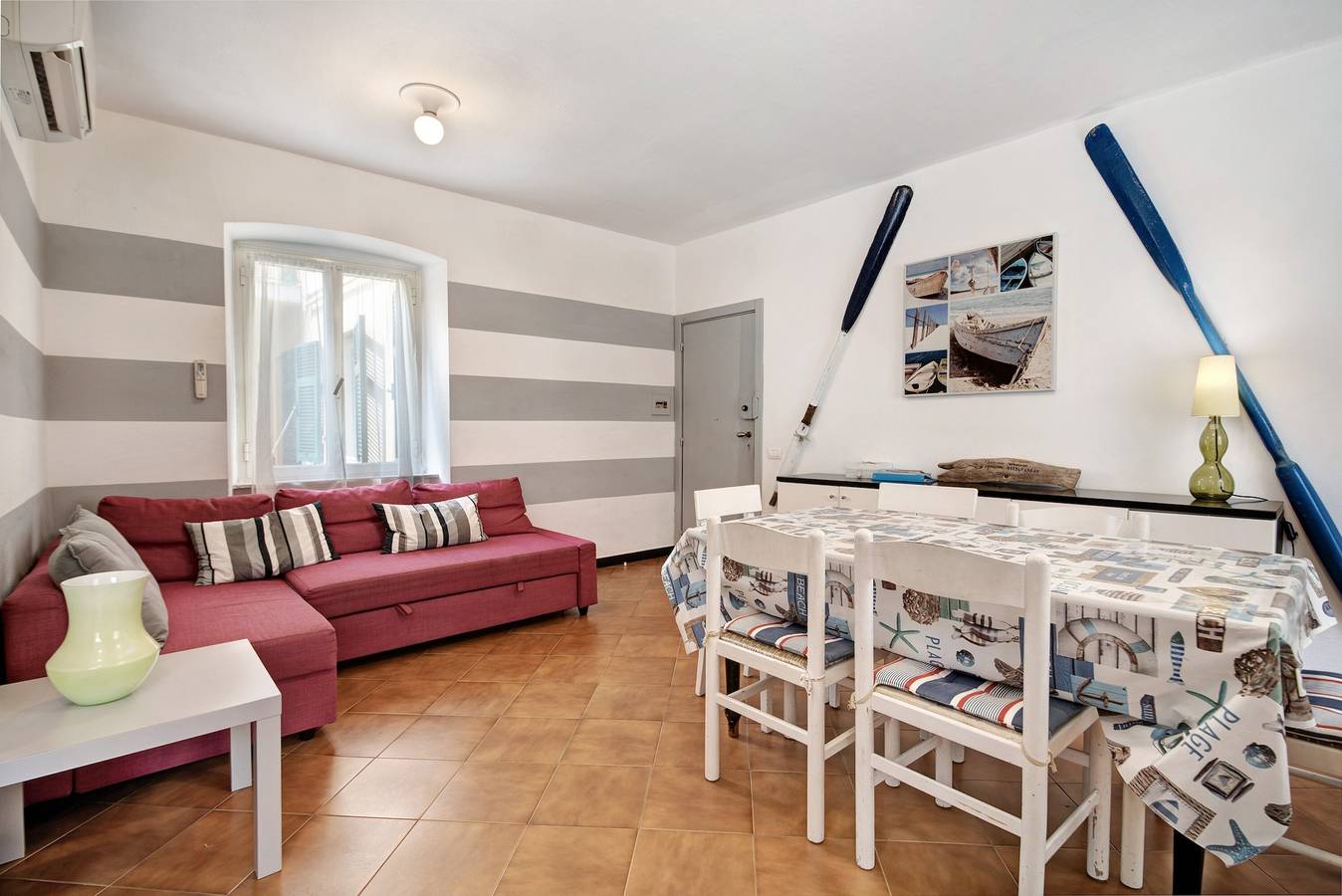 Entire apartment, Apartment 'Oceane Paradise - Churchill' with Sea View, Balcony and Wi-Fi in Levanto, Levanto Municipality