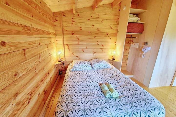 Gîte pour 2 personnes, avec jardin dans Rochetrejoux - 2