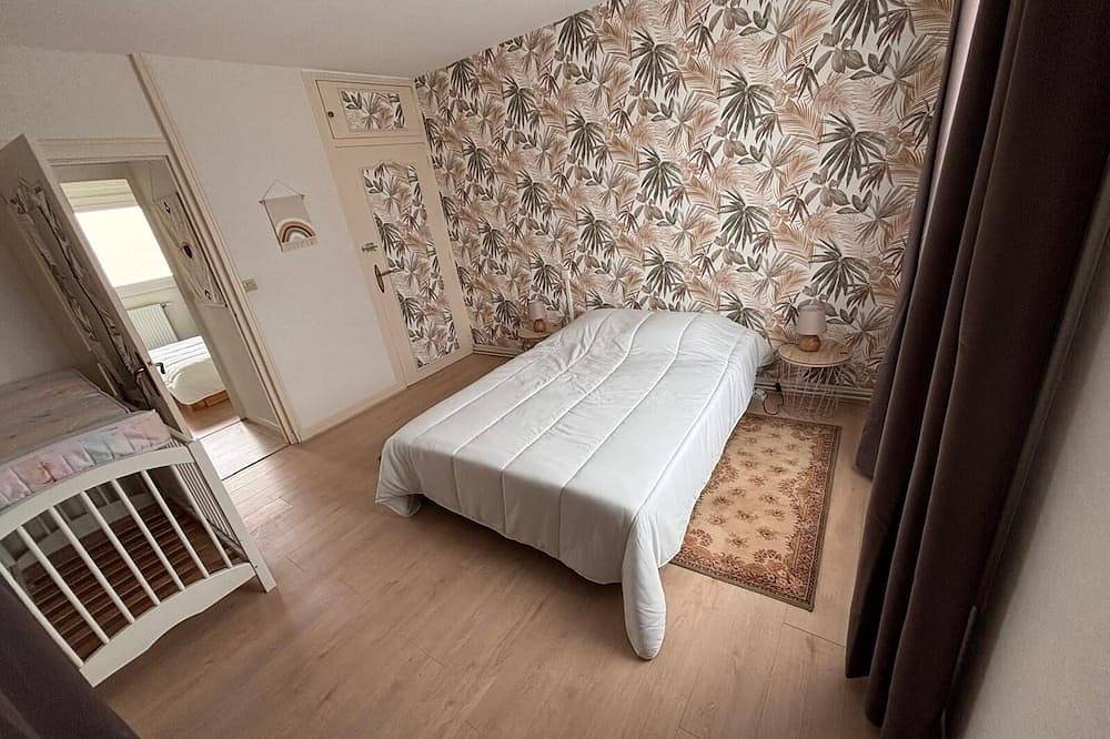 Town house for 7 people in quiet area - baby equipment and pets allowed in Châteauroux, Châteauroux und Umgebung