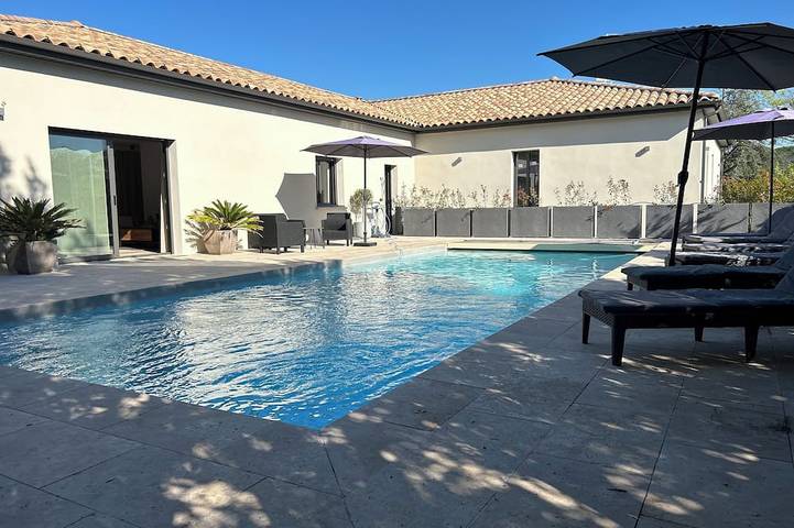 Location de vacances pour 6 personnes, avec jardin à Vallon-Pont-d'Arc