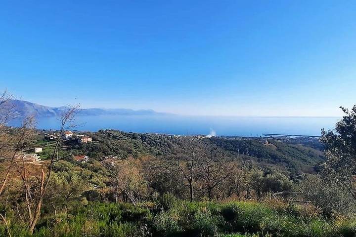 Gîte pour 4 personnes, avec vue ainsi que jardin et terrasse à Santa Marina