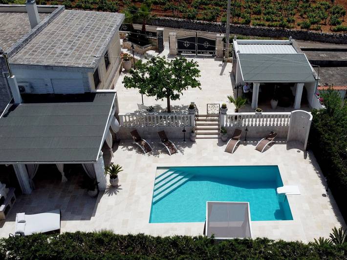 Location de vacances pour 8 personnes, avec jardin et piscine, adapté aux familles à Locorotondo - 3