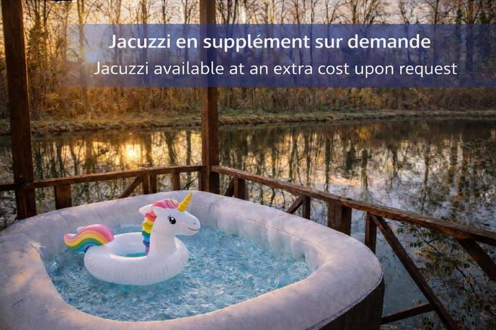 Bateau pour 5 personnes, avec piscine ainsi que balcon et jacuzzi, adapté aux familles en Bourgogne-Franche-Comté - 2