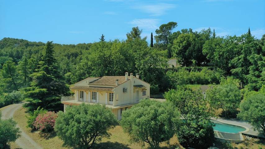 Location de vacances pour 8 personnes, avec jardin ainsi que piscine et balcon à Draguignan - 3