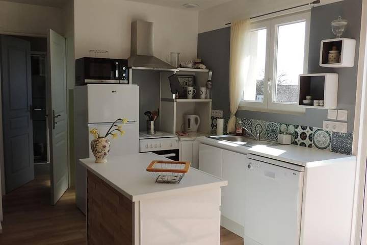 Location de vacances pour 4 personnes, avec terrasse ainsi que vue et jardin, animaux acceptés à Lolif - 4