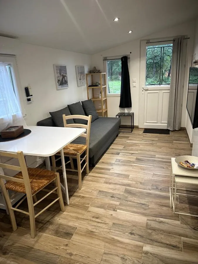 Apartamento de vacaciones para 4 personas, con piscina y jardín - 1