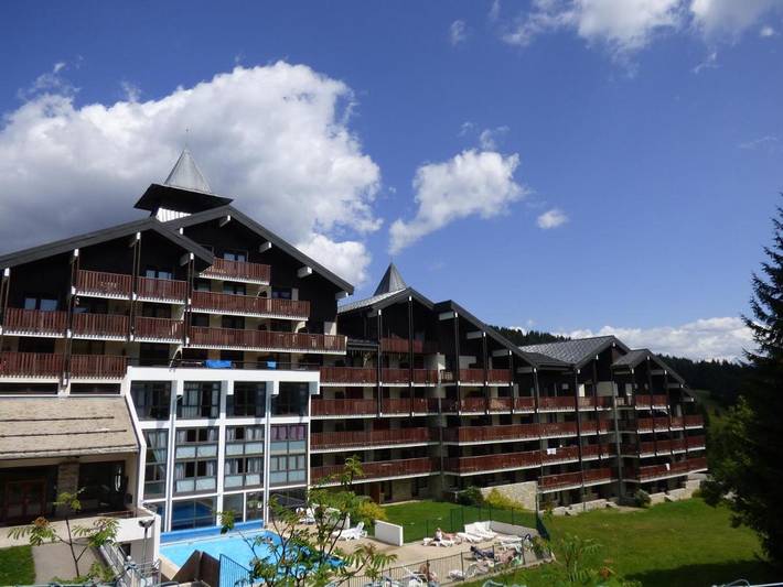 Apartamento para 7 personas, con balcón además de vistas y piscina en Praz de Lys