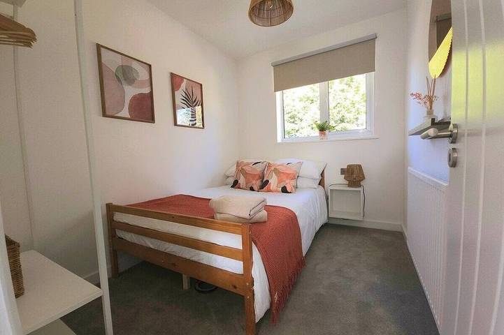 3Br - Luxury Home Away From Home - Contractor Digs - Near Lgw Airport in Crawley, Sussex de l'Ouest