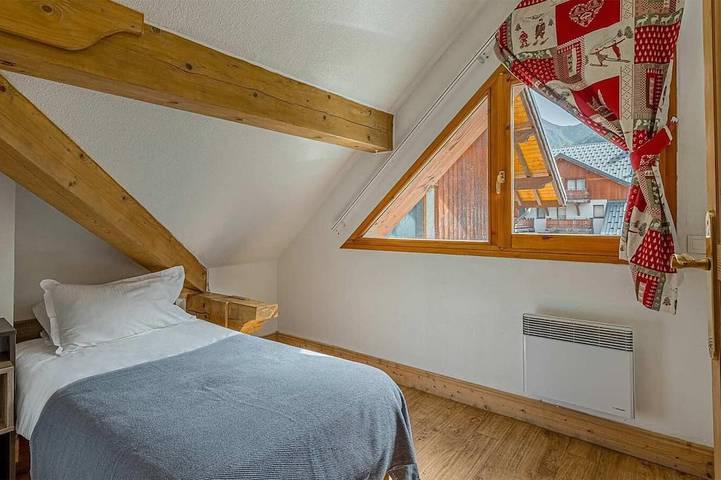 Ganze Wohnung, Wifi, bis 50m von den gondelbahnen, fitness, schwimmbad, sauna, hammam, balkon, fernseher, 69m² in Vaujany, Nationalpark Écrins